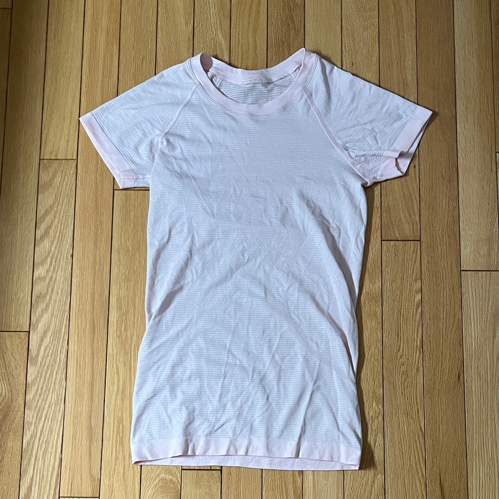 Swiftly Tech Lululemon Athletic Tee